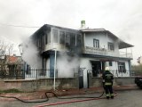 Konya'da çakmakla perdeyi tutuşturan çocuk müstakil evi yaktı