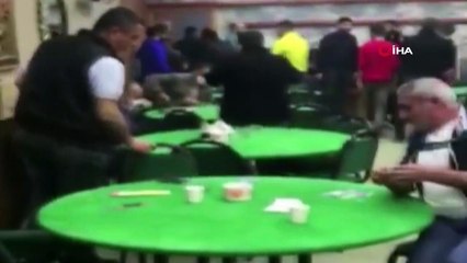 İzmir’de nefes kesen kumar operasyonu: Kapıların koçbaşıyla kırıldığı operasyonda 208 kişiye yaklaşık 500 bin TL ceza