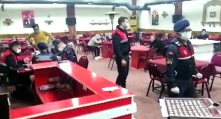 İzmir’de kumar operasyonunda 208 kişiye 480 bin TL ceza