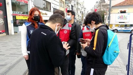 İstiklal Caddesi'ne girmek isteyenler tek tek kontrol ediliyor