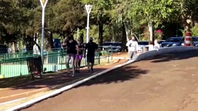 Com alterações do decreto, movimento de pessoas é registrado neste domingo no Lago Municipal