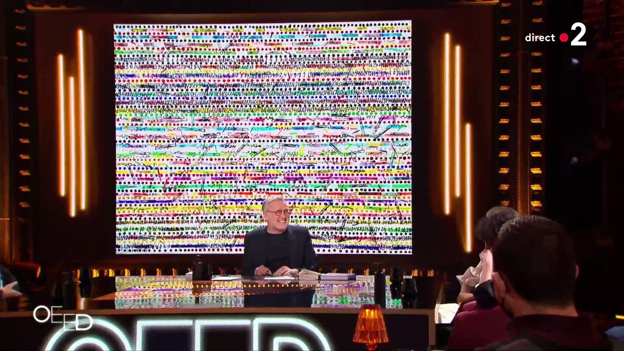 Barbara Pravi (qui représentera la France à l'Eurovision le 22 mai prochain), émue en parlant de son grand-père maternelle dans "On est en direct", sur France 2.