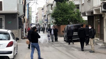 Kısıtlamayı dinlemeyen vatandaşlar sokaklara akın etti