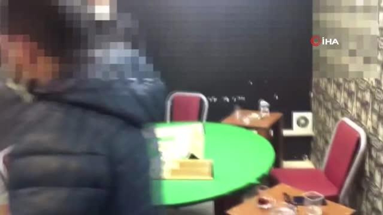 Sokağa çıkma kısıtlamasında, kahvehanede oyun oynarken yakalandılar