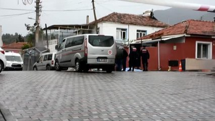 Annesinin eski eşini pompalı tüfekle öldürüldü