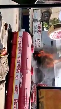 इंदौर के कार डेकॉर शॉप में लगी भीषण आग, मौके पर पहुंचे दमकलकर्मियों ने आग पर काबू पाया