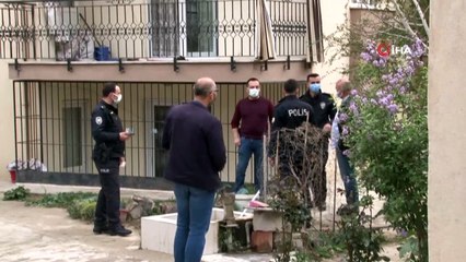 Kendisine silah doğrultan babasını 6 yerinden bıçakladı