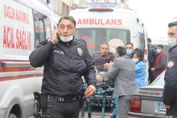 SOKAK ORTASINDA RASTGELE ATEŞ AÇTI 2 YARALI
