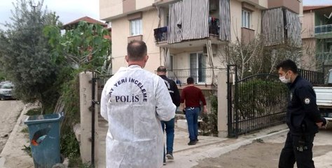 Tartışma sırasında kendisine silah doğrultan babasını defalarca bıçakladı