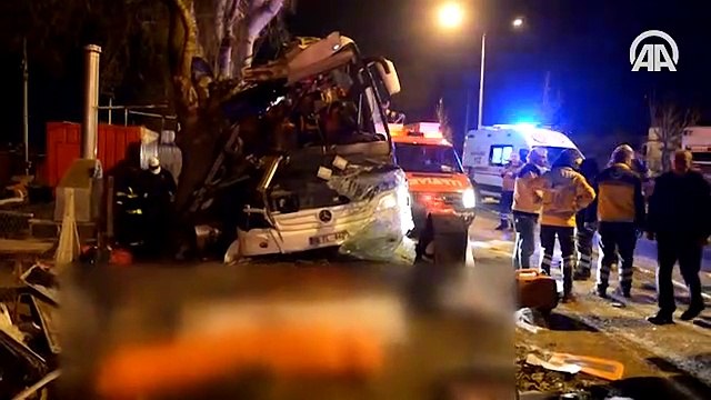 Eskişehir'de feci kaza: 11 ölü, 44 yaralı