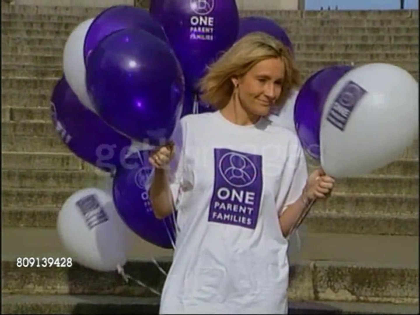 ⁣J.K. Rowling donates money to single parents family charity (04/10/2000)