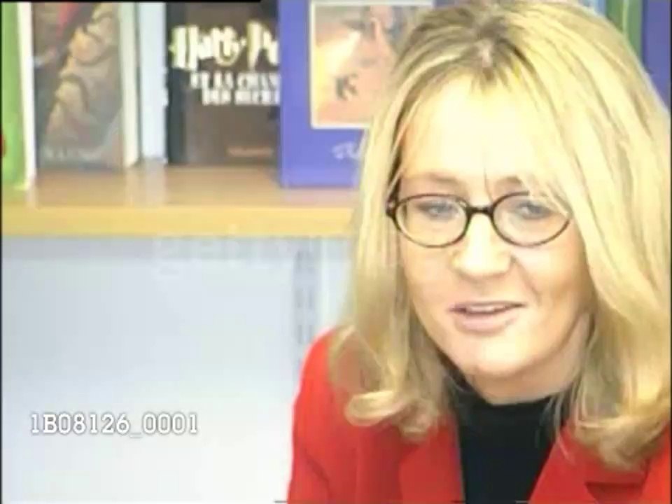 Queen Elizabeth II meets J.K. Rowling (22/03/2001)