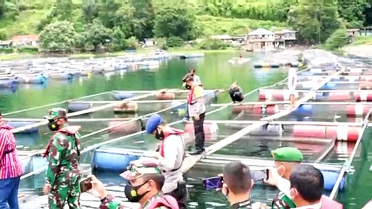 Kapolda Sumut & Forkopimda Lakukan Penataan Keramba Apung Danau Toba
