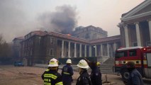 Un incendio destruye edificios de la histórica Universidad de Ciudad del Cabo