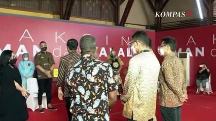 Tinjau Vaksinasi Seniman, Jokowi: Pandemi Masih Ada dan Nyata