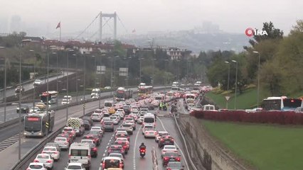 58 saatlik  kısıtlama sonrası İstanbul'da  trafik yoğunluğu