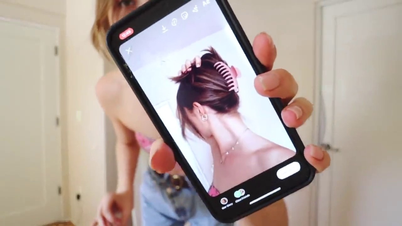 FOLLOWERS CONTROL A DAY IN MY LIFE AT COLLEGE # ELLIE MY CELEBRITY