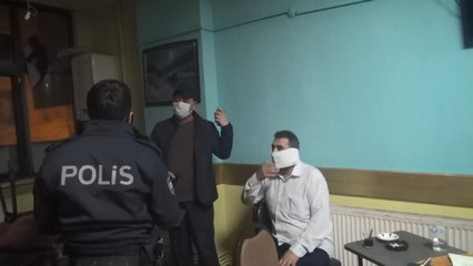 Esenyurt'ta baskında yakalanınca tuvalet kağıdını maske yaptı