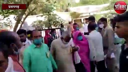 पोलिंग स्टेशन पर ग्रामीणों ने काटा हंगामा, मतदान स्थगित