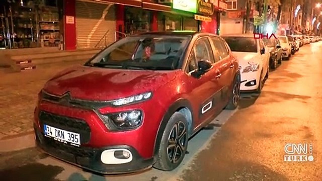 İstanbul'da araçların üzeri yine çamurla kaplandı