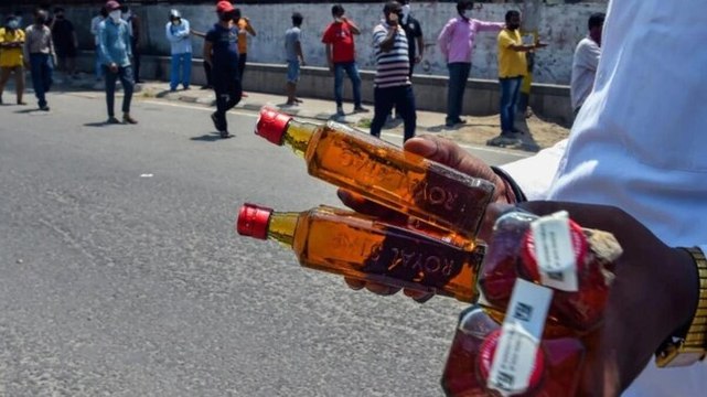 Long queues outside liquor shops in Delhi before week-long lockdown