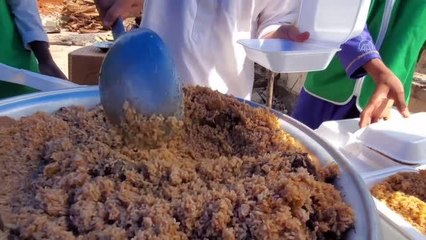 İDDEF, Gine'de her gün 2 bin 500 kişiye iftar veriyor