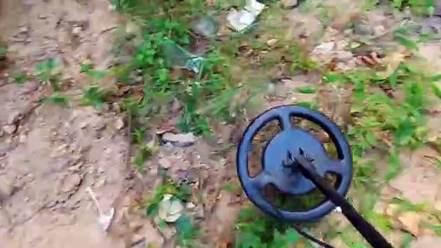 Treasure huntmetal detector found gold mine in deep mountains-YoutubeConvert.cc
