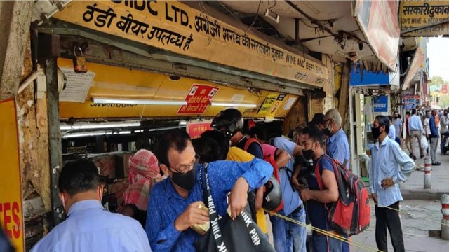 Crowd outside liquor shop: Here's what Delhi's tipplers said