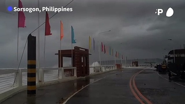 Big waves as Typhoon Surigae passes near the Philippines