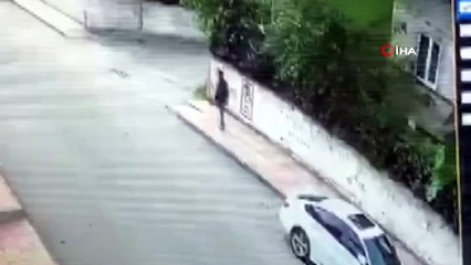 Batman’da akılalmaz hırsızlık: 1 saat arayla aynı aracı 2 kez soydular...O anlar kamerada