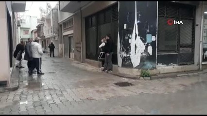 Silah sesi duyan komşular polise haber verdi; başından vurulmuş halde bulundu