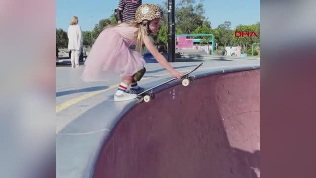 DHA DIŞ 'Avustralyalı minik Tobin'den profesyonellere taş çıkartacak 'kaykay' performansı