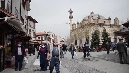 Konyalı pide ustaları iftar sofralarını lezzetlendiriyor
