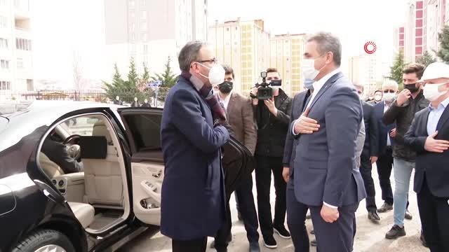 Son dakika haber: Bakan Kasapoğlu, Mamak'ın gençlik ve spor yatırımlarını inceledi