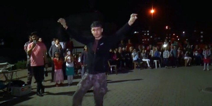 Özel Harekat devriyedeyken asker eğlencesine denk gelirse...