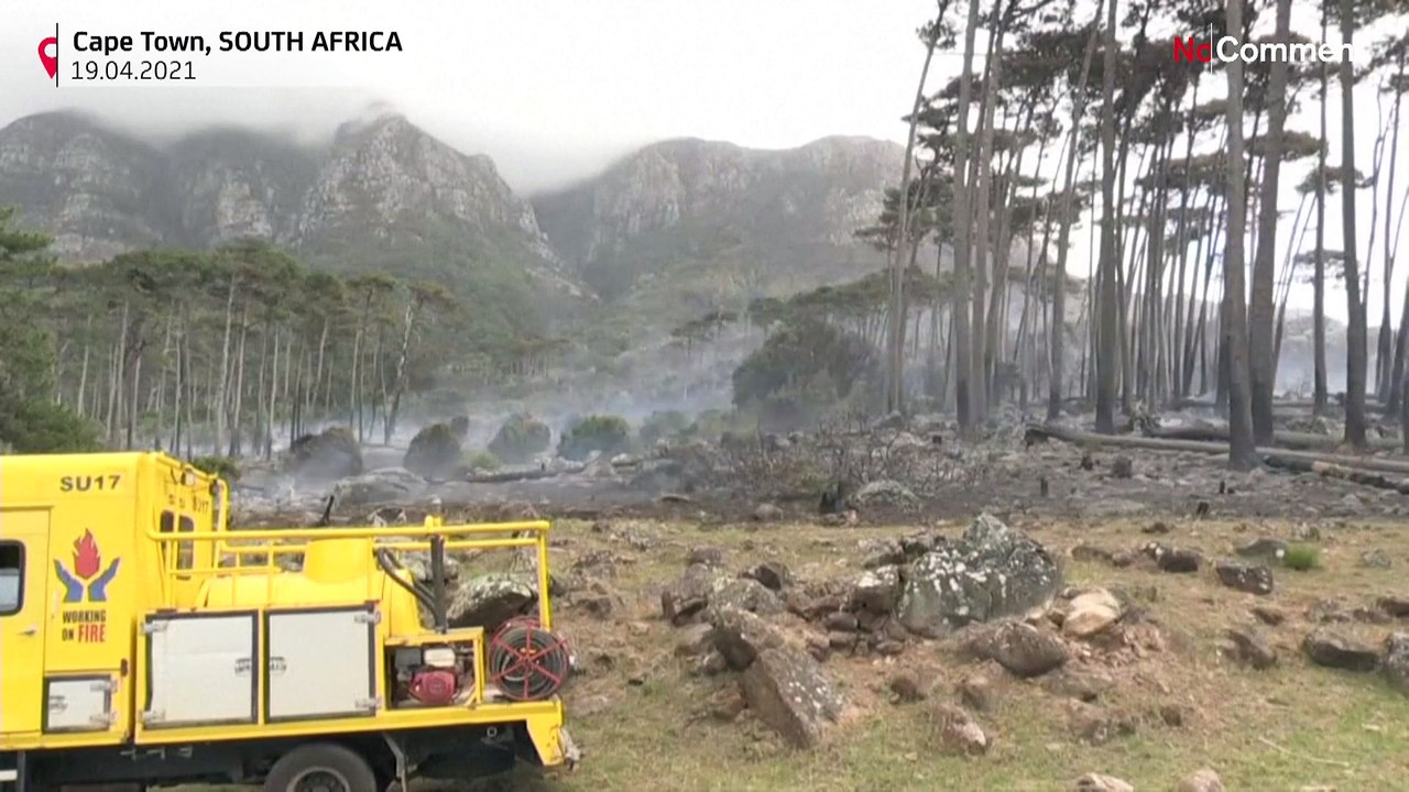 Incêndio na Cidade do Cabo obriga estudantes a fugirem