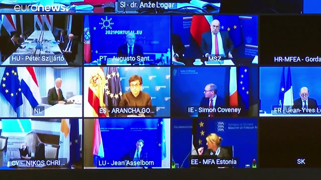 L'Ue bacchetta la Russia, ma non la sanziona