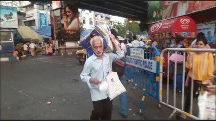 মানুষ এখনো পর্যন্ত করোনা নিয়ে ততটা সচেতন নয় তারই চিত্র ধরা পড়ল গড়িয়াহাট চত্বরে | Oneindia bangla