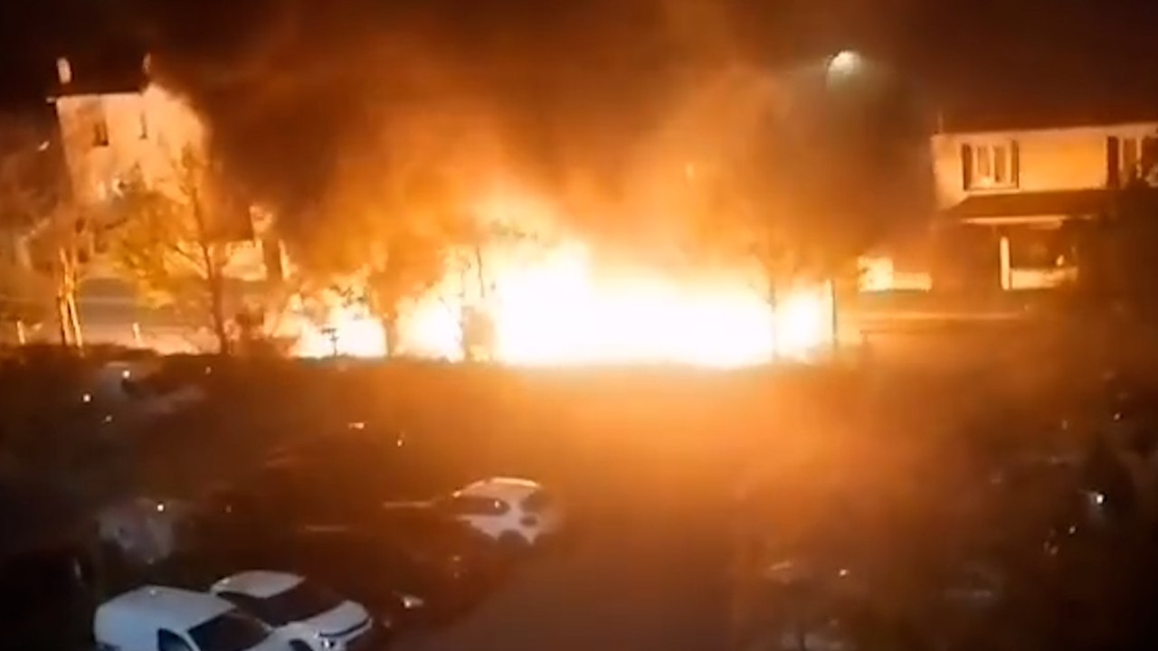 Sartrouville : un bus aspergé d’essence et incendié dans la Cité des Indes