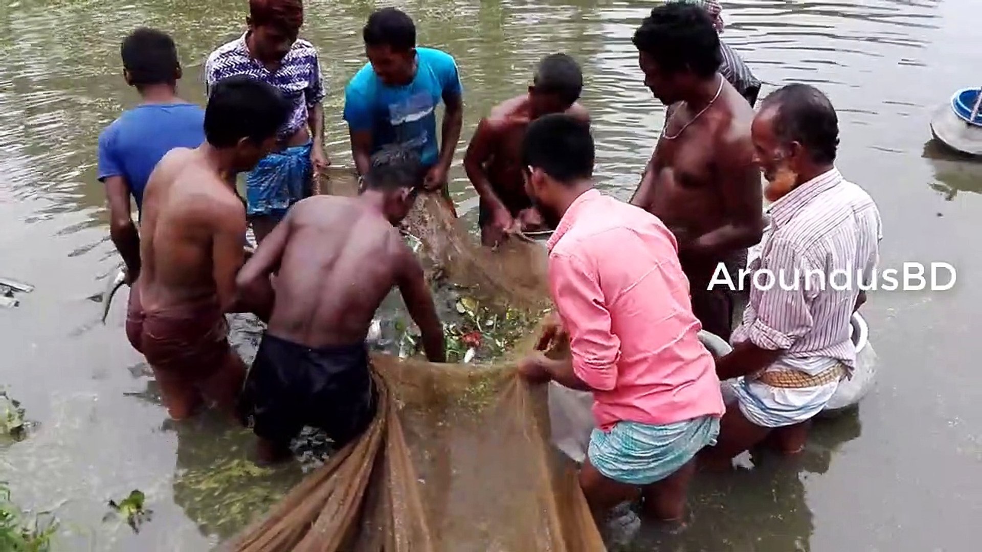 ⁣Unique fishing techniques Amazing net fishing in village Fishing with beautiful nature
