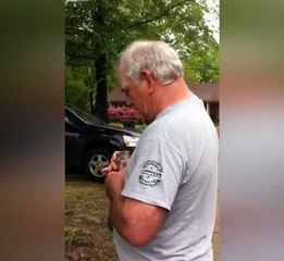 Doğaya salınan sincabı kedi kaptı