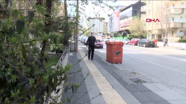 ÇEVRE KİRLİLİĞİNİ ÖNLEMEK İÇİN TRAFİKTE POŞET DAĞITIYOR