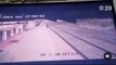 VIRAL VIDEO: रेलवे कर्मचारी ने तेज रफ्तार ट्रेन से बचाई बच्चे की जान, देश के हर नागरिक ने की तारीफ