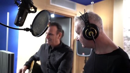 Χρήστος Θηβαίος - Τη Θάλασσα Ζητούσες Να Ξεβάψεις (Official Music Video)