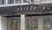 Le PDG de Pfizer affirme qu'une troisième dose serait 