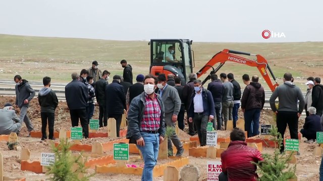 Kocası tarafından öldürülen kadın gözyaşları içerisinde defnedildi