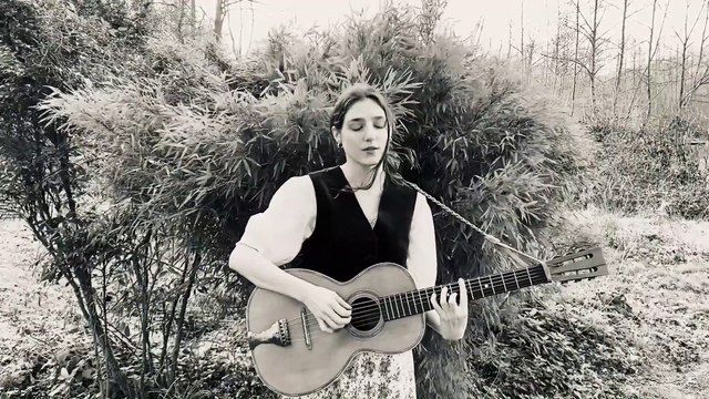 Birdy reprend Les mots bleus de Christophe