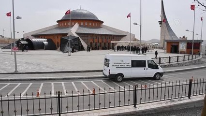 Son dakika haberi... Kocası tarafından bıçaklanarak öldürülen kadının cenazesi defnedildi