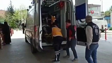 Bursa'da taşıdığı malzemelerin altında kalan işçi yaralandı