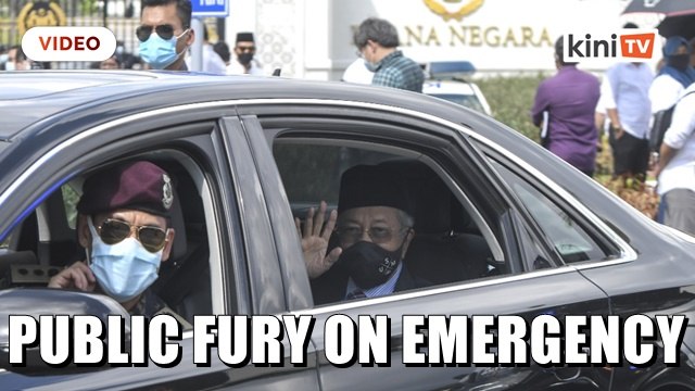 Dr Mahathir: Malays angry at rulers over emergency